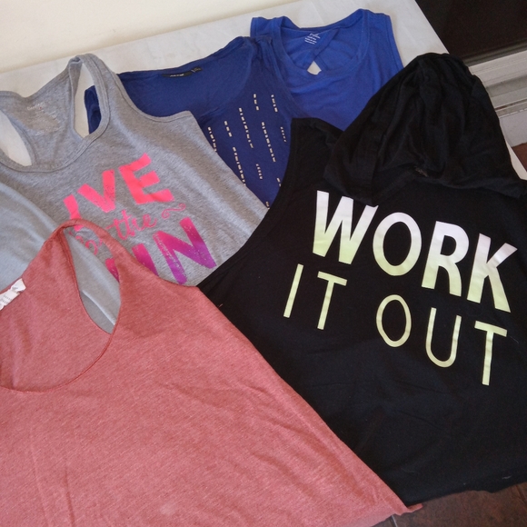 Asserted Brands Tops - Womens 6 Pc Assorted Brands Of Tank Tops Medium